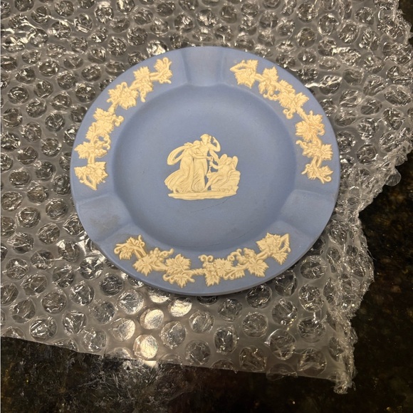 Vintage Wedgwood Blue Jasperware Ashtray - Picture 2 of 6